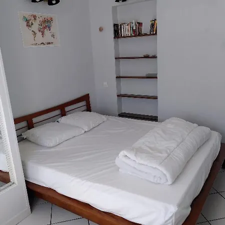 Charming Studio Near The Beach شقة