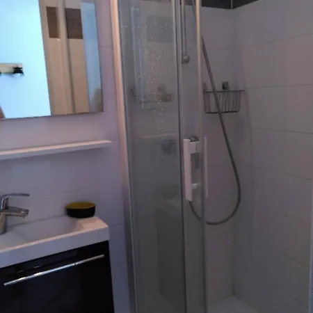 شقة Charming Studio Near The Beach